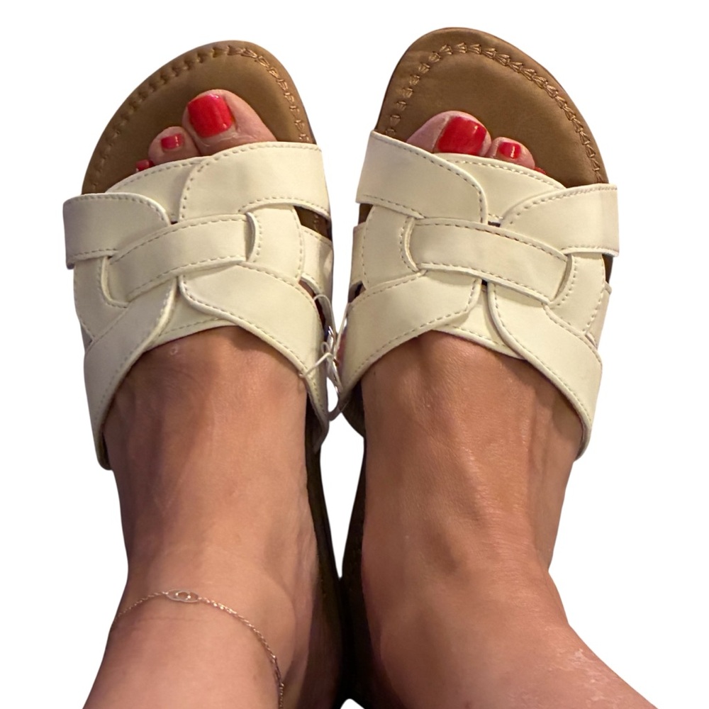 NWT CLIFFS WHITE MOUNTAIN WHITE SLIDE SANDALS SIZE 7
